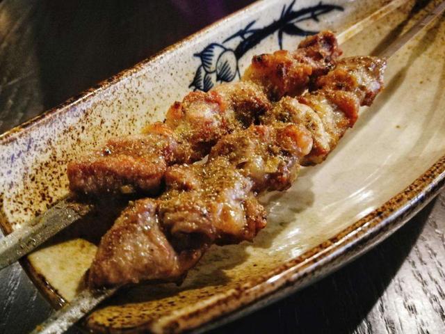 为什么曾经火遍各大夜市的新疆烤羊肉串,现在几乎看不到了?