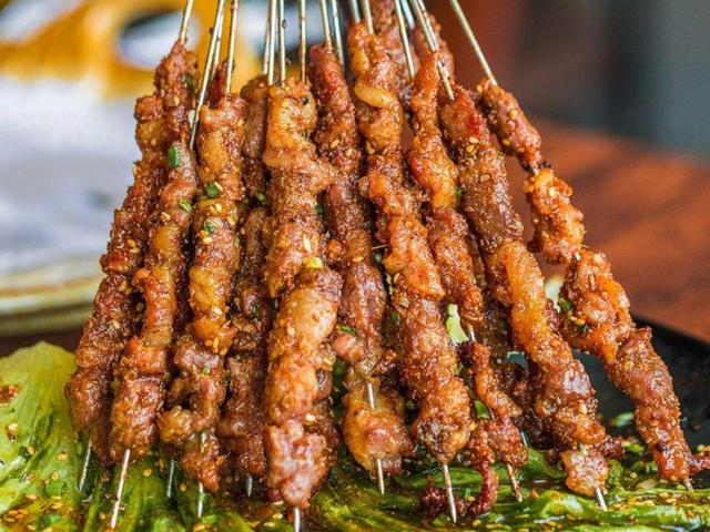 为什么曾经火遍各大夜市的新疆烤羊肉串,现在几乎看不到了?