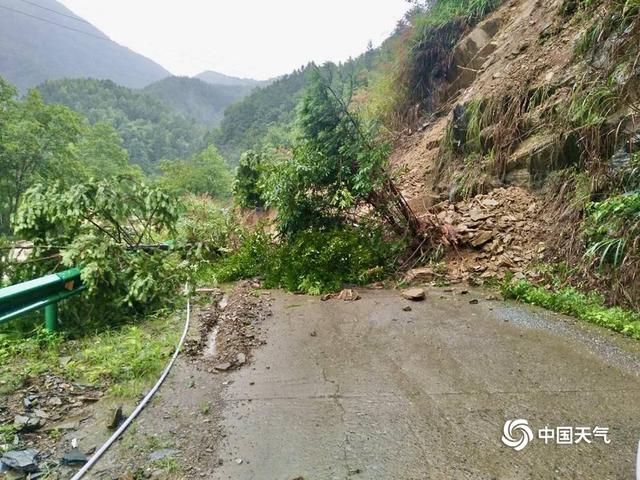 江西北部遭强降雨侵袭 多地变“泽国”