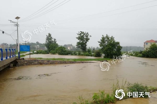 今明天强降雨仍“盘踞”湖南 怀化邵阳等局地有暴雨或大暴雨