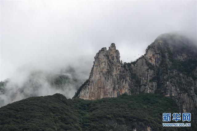 壮美三峡 巫山云雨美如画