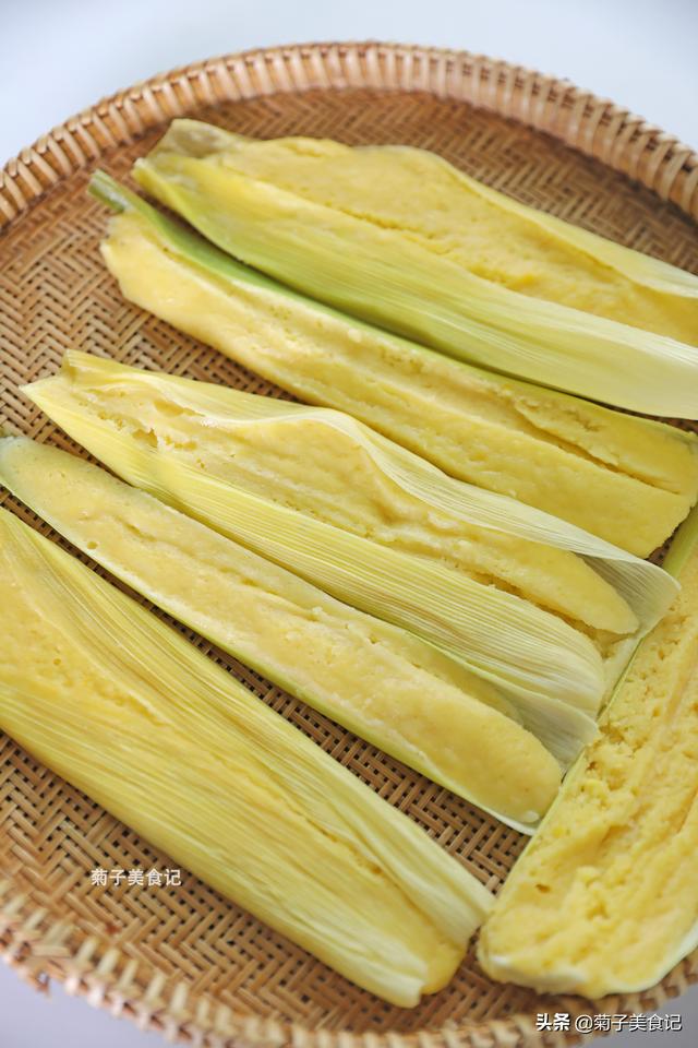 这道贵州小吃包谷粑,香甜软糯美味又健康,成本不到5元钱