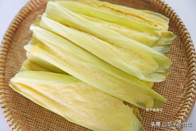 这道贵州小吃包谷粑,香甜软糯美味又健康,成本不到5元钱