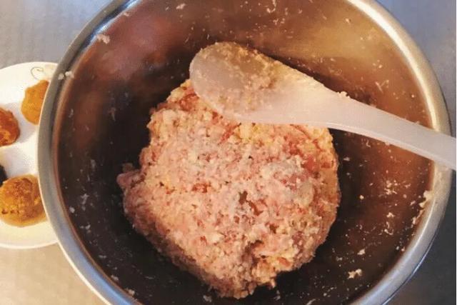 大厨教你“四喜丸子”的家常做法,简单易学,色香味俱全,超下饭