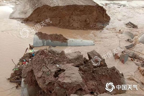 今明天我国强降雨达鼎盛 江南华南高温持续发展