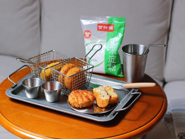 不用面粉的可乐饼,咬一口酥脆掉渣,日式人气小吃,简单美味