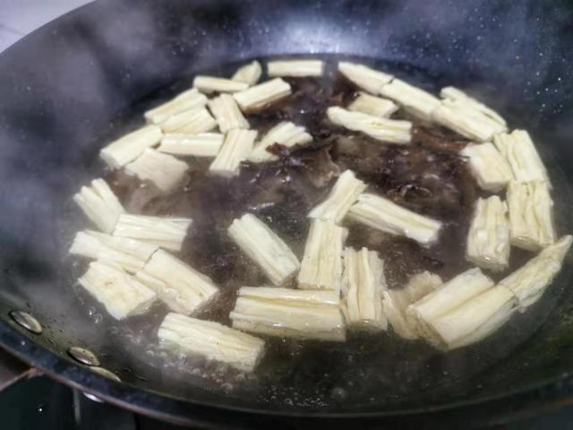 教你一道营养美味的低脂菜，做法简单，零厨艺要求