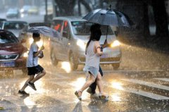 全国天气：南方遭暴雨侵