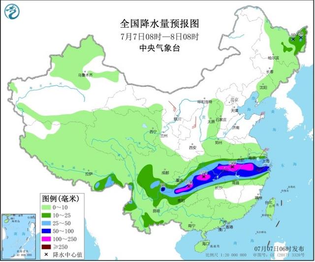 高考期间长江中下游暴雨连连 高温闷热南北夹击