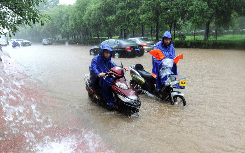 中国气象局连发三个预警