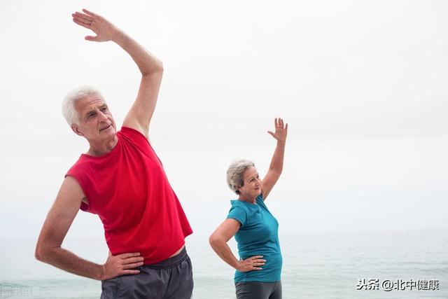 老年人的骨质疏松并非缺钙所致，经常锻炼，可有效预防和减轻