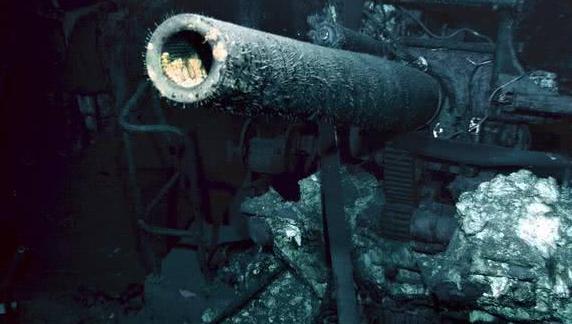 运送广岛原子弹的军舰，被日本潜艇击沉，近1200人仅存活300人