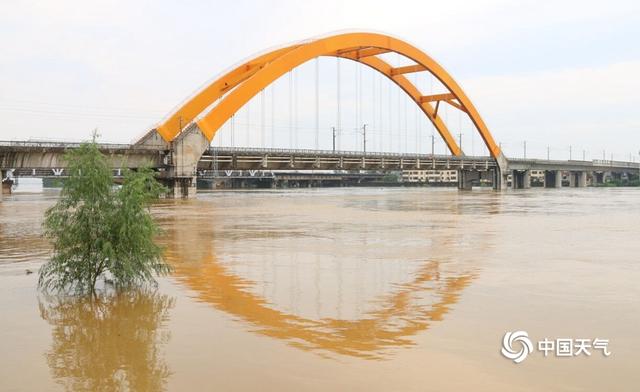 江西受持续强降雨影响 鄱阳湖及周边河流水位超警戒线