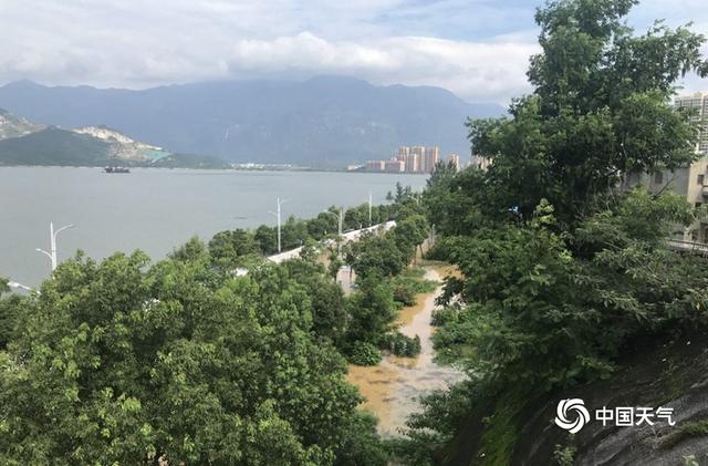 江西受持续强降雨影响 鄱阳湖及周边河流水位超警戒线