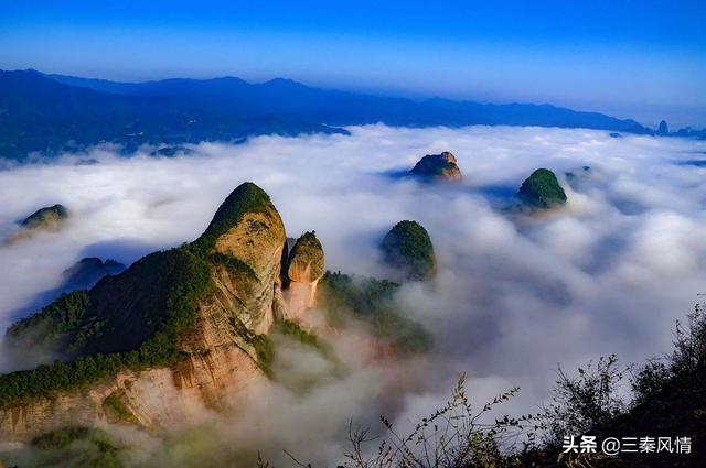 广西和湖南共有的景区,波澜壮阔很壮观,曾矛盾不断,现和睦相处