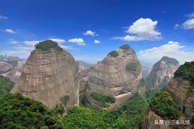 广西和湖南共有的景区，波澜壮阔很壮观，曾矛盾不断，现和睦相处