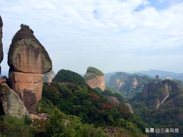 广西和湖南共有的景区,波澜壮阔很壮观,曾矛盾不断,现和睦相处