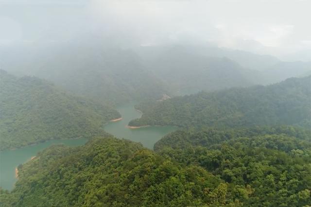 广西东北部最大高山湖泊茶山湖