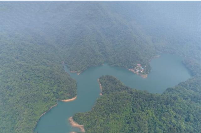 广西东北部最大高山湖泊茶山湖