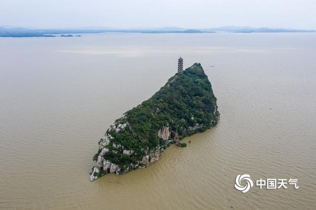 鄱阳湖各水文站全线告急 落星墩淹没在水中