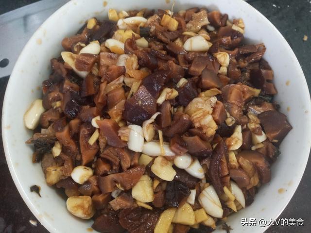 梅菜扣肉的家常做法,扣肉肥而不腻,软而不烂酥香味美,就这样做