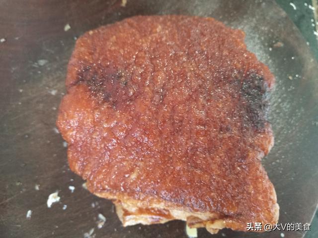 梅菜扣肉的家常做法,扣肉肥而不腻,软而不烂酥香味美,就这样做