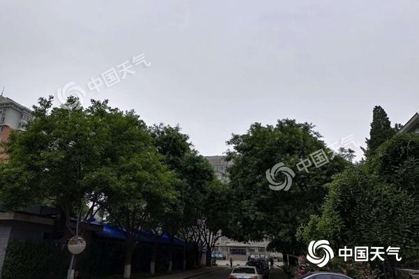 中考首日北京午后有雷雨 天空阴沉最高气温31℃