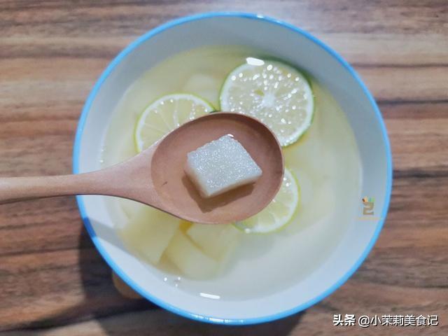 雪梨是天然的“止咳王”,夏天用它煮水,清甜润肺又解暑,不咳嗽