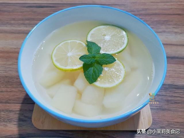 雪梨是天然的“止咳王”,夏天用它煮水,清甜润肺又解暑,不咳嗽