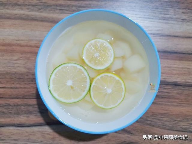 雪梨是天然的“止咳王”,夏天用它煮水,清甜润肺又解暑,不咳嗽