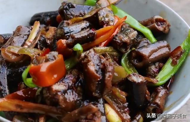 黄鳝应该怎样炒好吃，没有一点腥味，做法简单，香辣好吃下饭