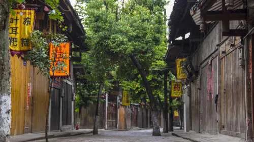 巴蜀茶马古道上第一古镇,位于成都如今依旧繁荣 充满烟火气