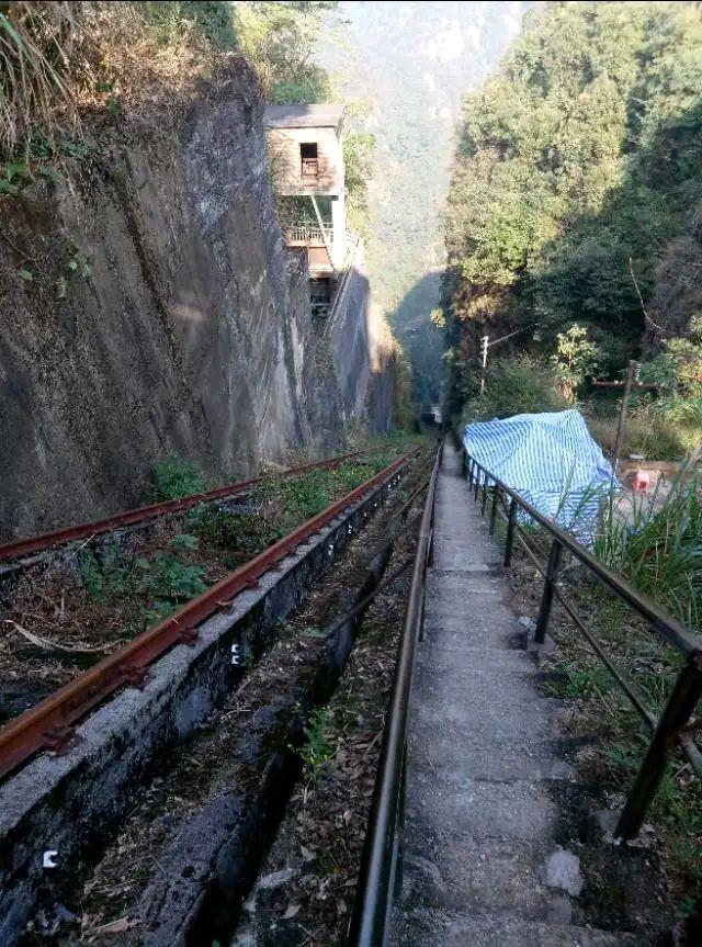 广东大峡谷天梯1398级台阶，80层楼高，再也不去了，腿现在还发抖