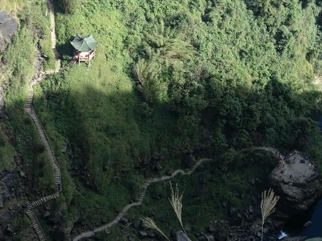 广东大峡谷天梯1398级台阶，80层楼高，再也不去了，腿现在还发抖