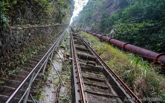 广东大峡谷天梯1398级台阶,80层楼高,再也不去了,腿现在还发抖