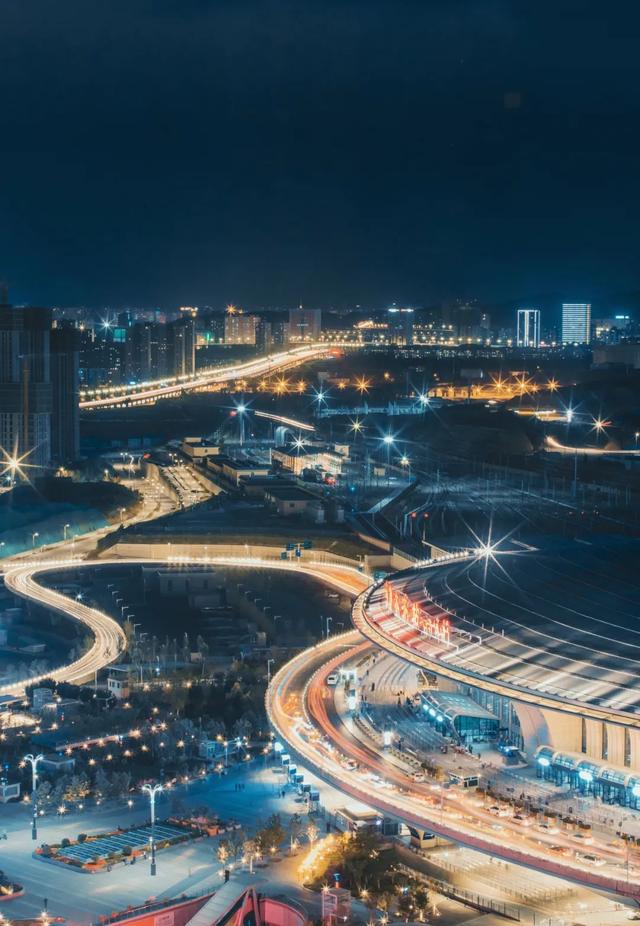 西部大都市乌鲁木齐,是如何炼成的?