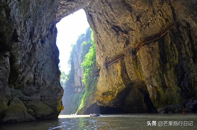 贵州有个县,距离贵阳150公里,名气不大却拥有两处世界之最景点