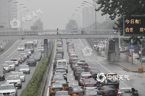 注意！北京明天午后到夜间雷阵雨再袭 局地雨强较大