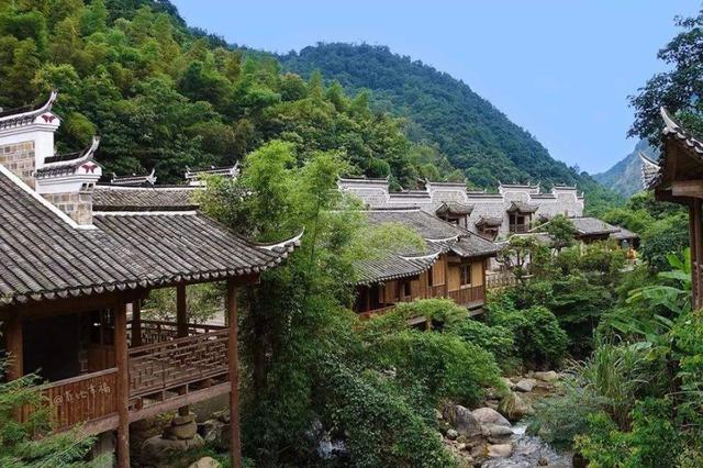 广东又一山岳走红,人称韶关“香格里拉”,却以仿建古镇胜于平遥