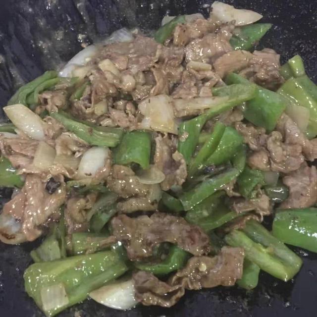 牛肉总是炒不烂孩子不爱吃，教你一招，牛肉鲜嫩不腥超好吃