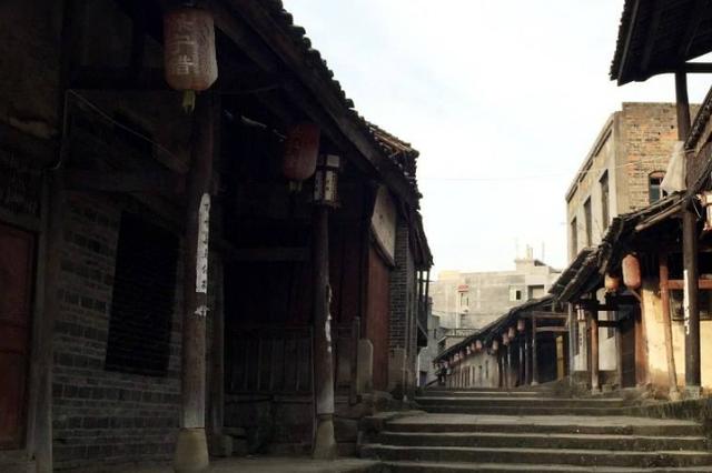 四川一古镇走红,风俗景色不输江南古镇,而且门票至今仍免费
