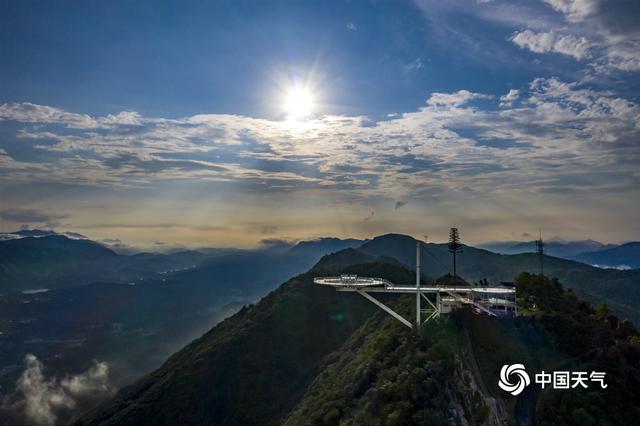 超美!湖北黄石仙岛湖雨后现双彩虹
