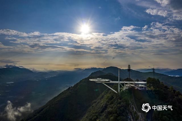 超美！湖北黄石仙岛湖雨后现双彩虹