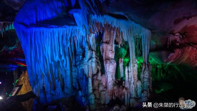 蓬莱仙洞 被发现的溶洞景观中最为优秀的代表 以“四绝”闻名天下