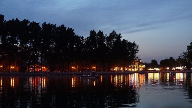 谁说闹市无美景?炎夏漫游什刹海,京华盛景令人陶醉,乐而忘返