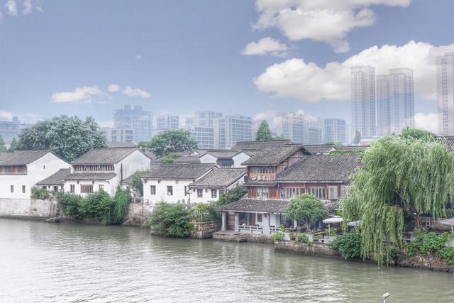 杭州京杭大运河的起点,3元乘坐水上巴士,游览400年的拱宸桥岁月
