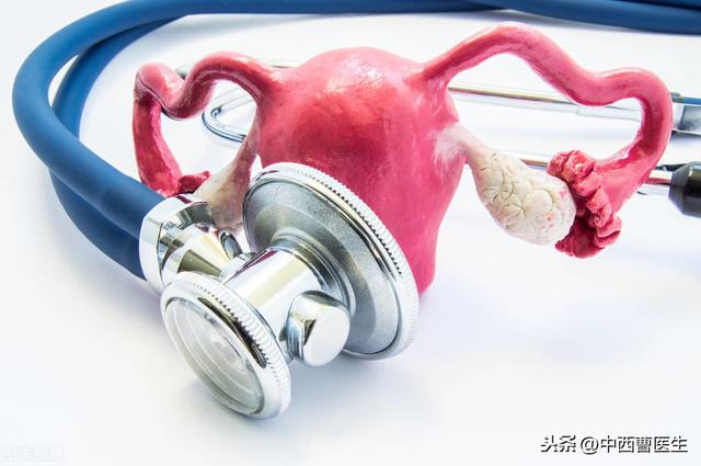 女性“月经”为什么会有血块?这2种原因,女性值得了解一下