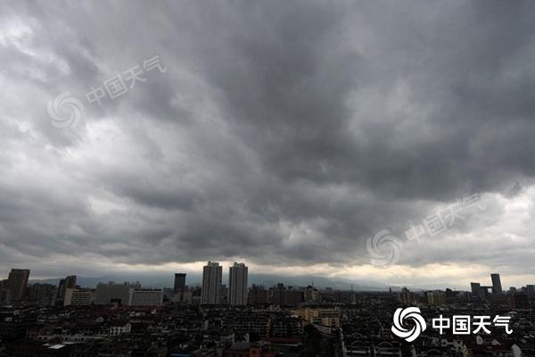 未来三天北方多地雨势猛烈 江淮江南高温盛行