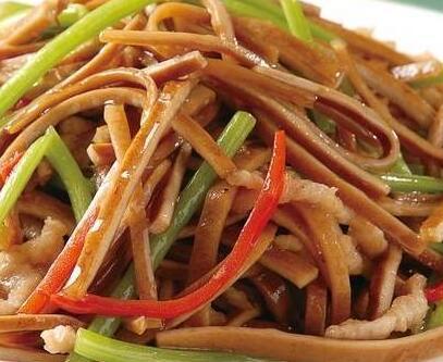 美食精选:烧油豆腐、京酱肉丝、肉丝海米豆干、土豆炖排骨