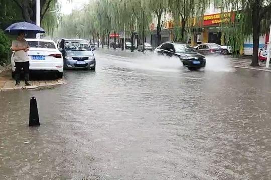 山东多地今晨遭遇短时强降水暴雨雷电双预警齐发